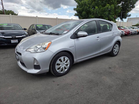 2013 Toyota Prius c Two
