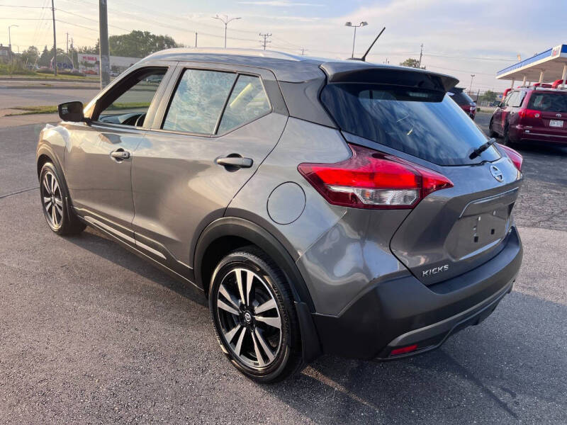 2019 Nissan Kicks SR