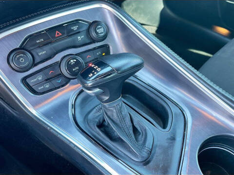 2017 Dodge Challenger SXT
