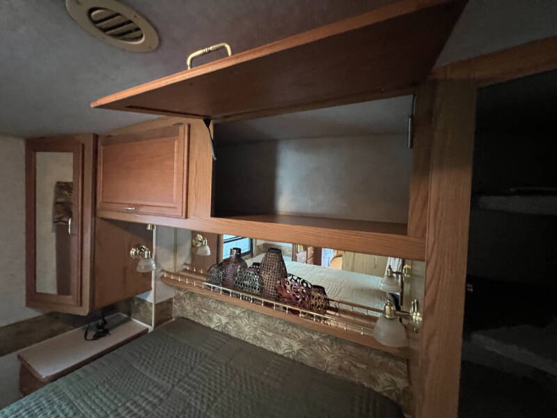 2000 Winnebago Adventurer