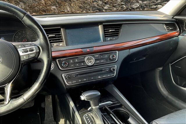 2017 Kia Cadenza Technology