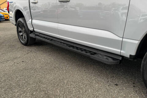 2025 Ford F-150 Lightning Flash