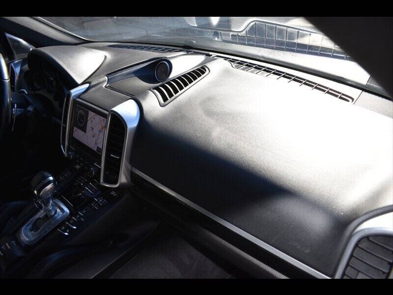 2017 Porsche Cayenne S E-Hybrid