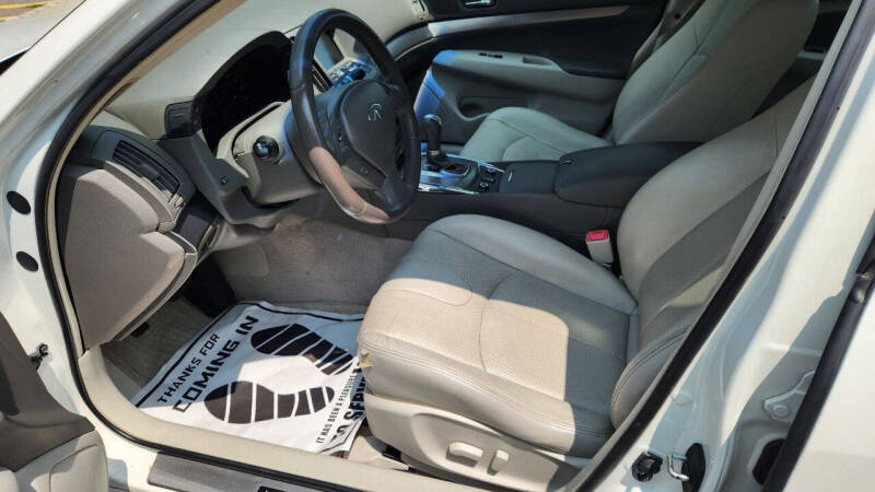 2015 Infiniti Q40