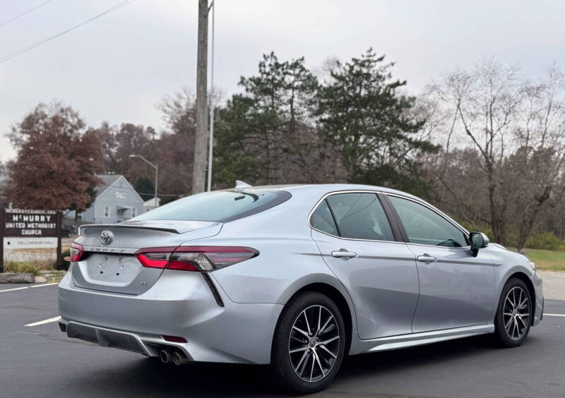 2022 Toyota Camry SE