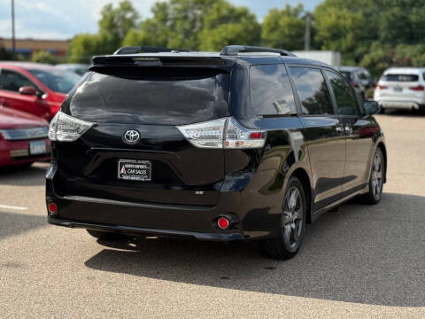 2017 Toyota Sienna SE 8-Passenger