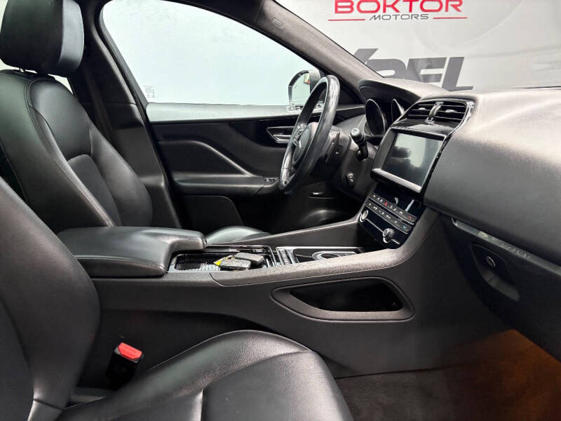 2020 Jaguar F-PACE 25t Premium