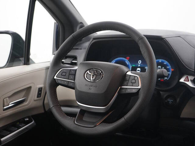 2025 Toyota Sienna Limited 7-Passenger