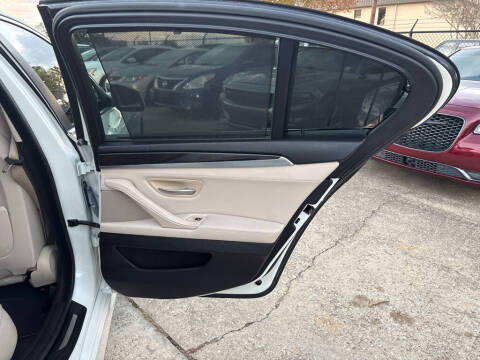 2011 BMW 5 Series 528i