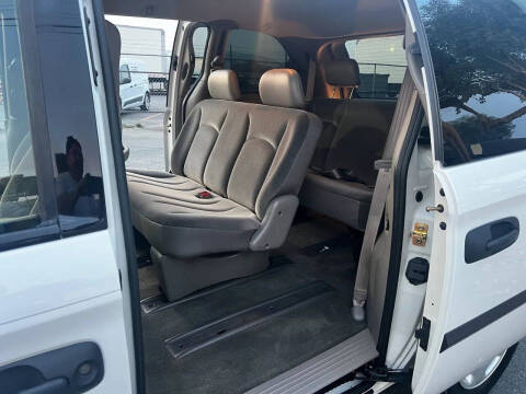 2003 Dodge Caravan SE