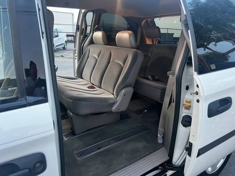 2003 Dodge Caravan SE