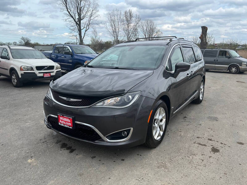2017 Chrysler Pacifica Touring-L Plus