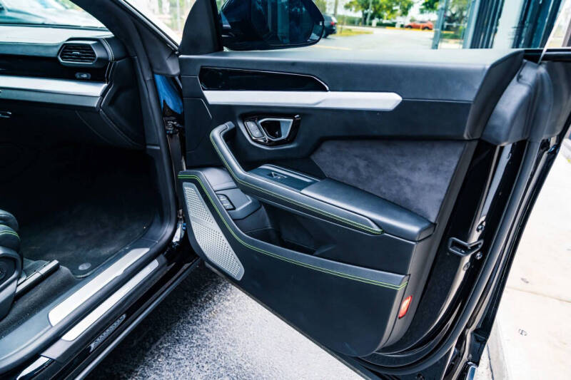 2019 Lamborghini Urus