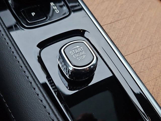 2024 Volvo XC90 B5 Plus Bright Theme