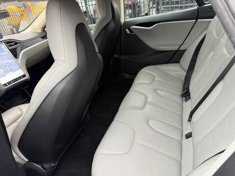 2015 Tesla Model S 85D