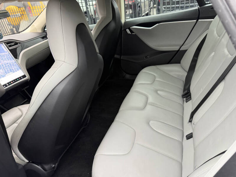 2015 Tesla Model S 85D