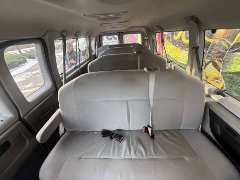 2010 Ford E-Series E-350 SD XLT