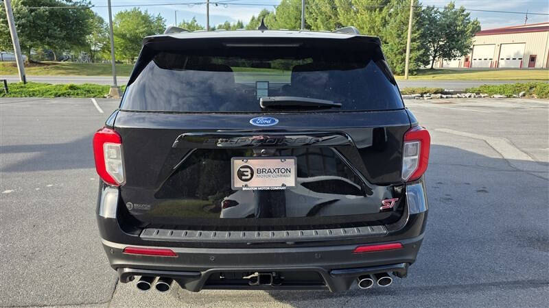 2022 Ford Explorer ST