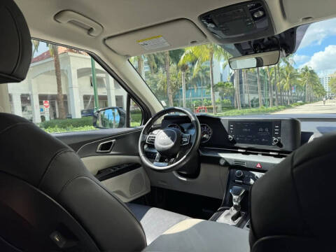 2024 Kia Carnival LX