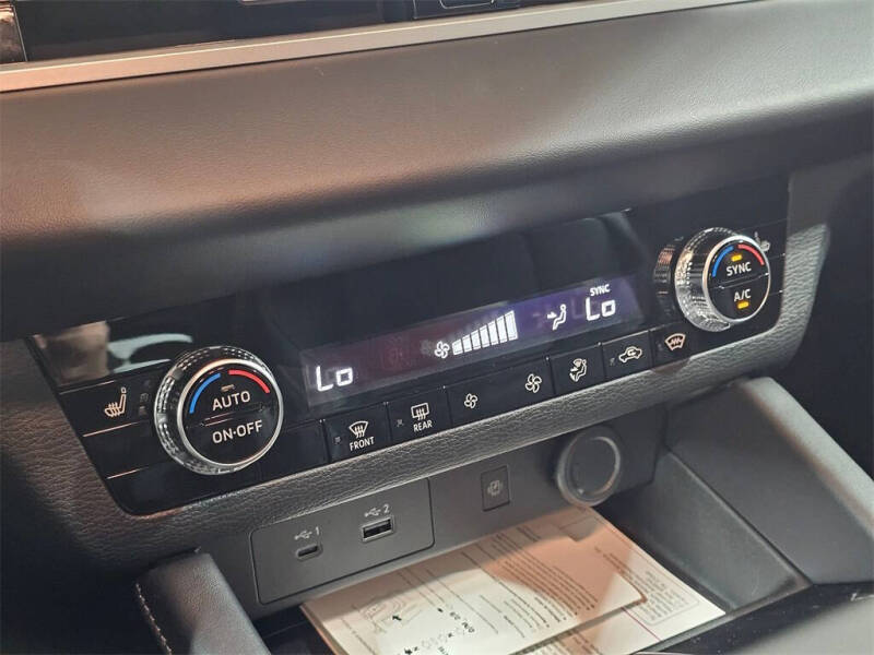 2025 Mitsubishi Outlander PHEV SE