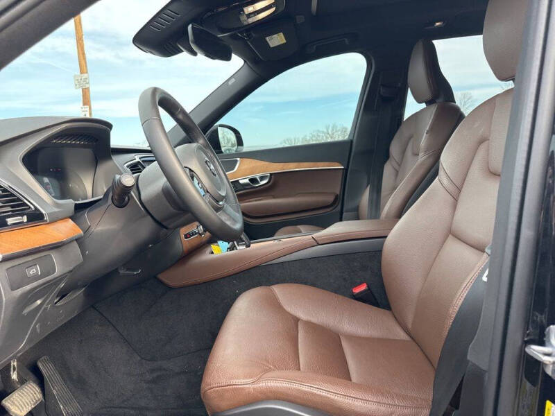 2024 Volvo XC90 B5 Plus Bright Theme