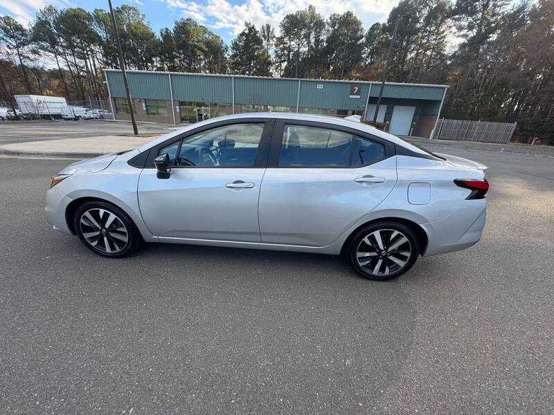 2022 Nissan Versa SR