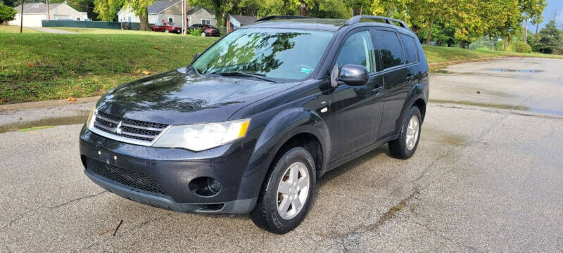 2008 Mitsubishi Outlander for sale at EXPRESS MOTORS in Grandview MO