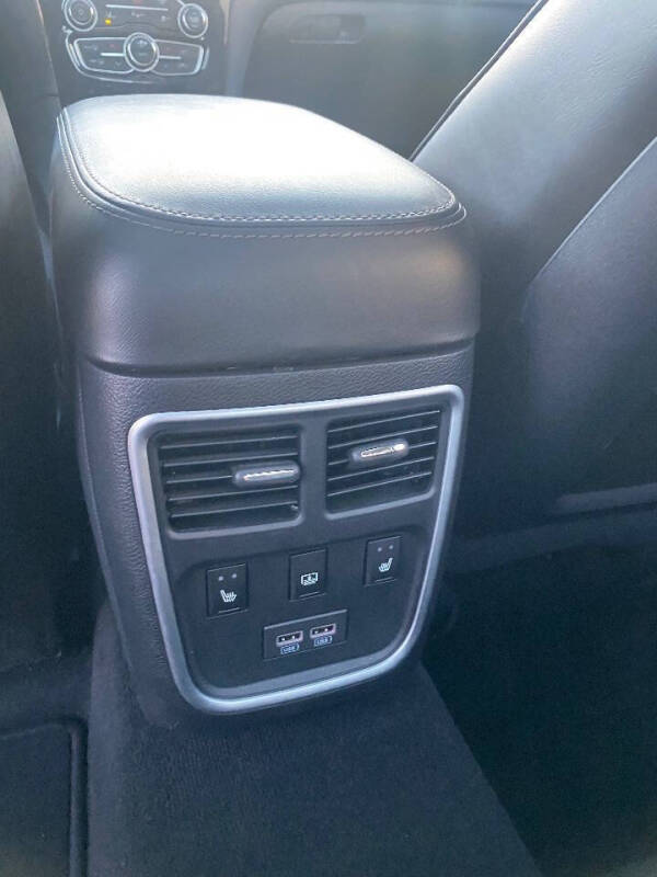 2021 Chrysler 300 Touring L