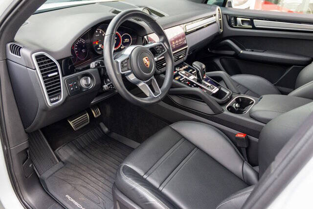 2022 Porsche Cayenne 8