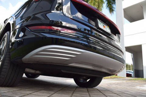 2022 Audi e-tron quattro Premium