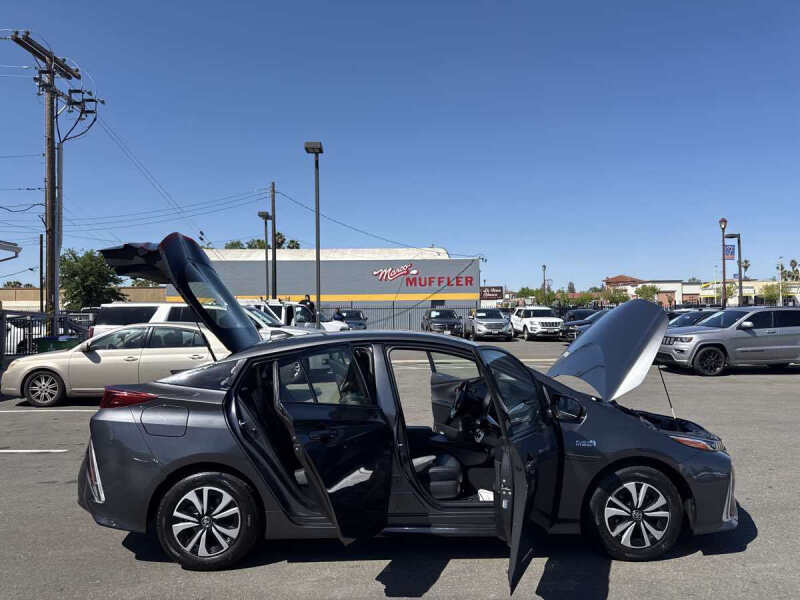 2017 Toyota Prius Prime Plus