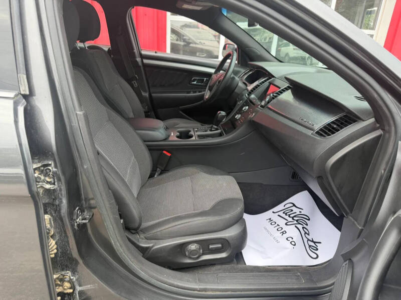 2018 Ford Taurus SEL