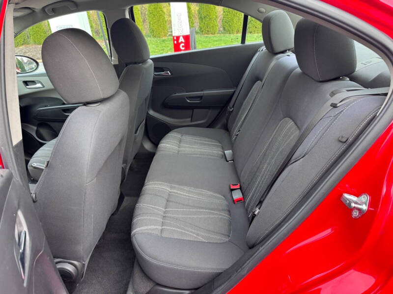 2016 Chevrolet Sonic LT Manual