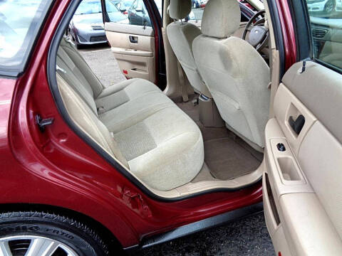 2005 Ford Taurus SEL