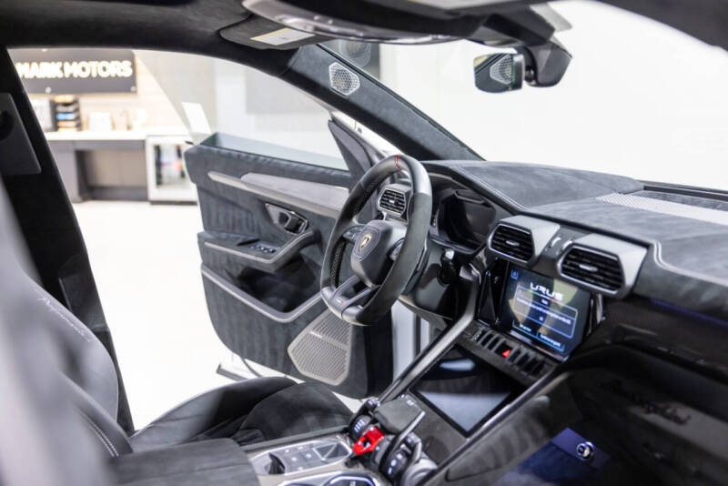 2023 Lamborghini Urus Performante