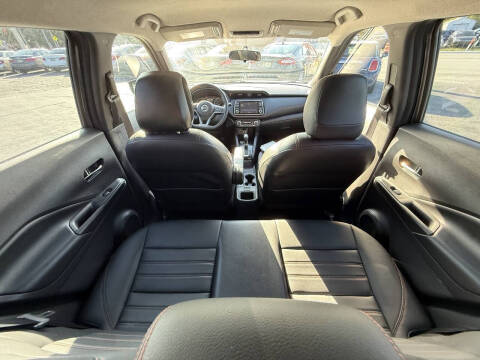 2019 Nissan Kicks SR