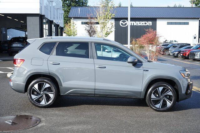 2024 Volkswagen Taos SE 4Motion