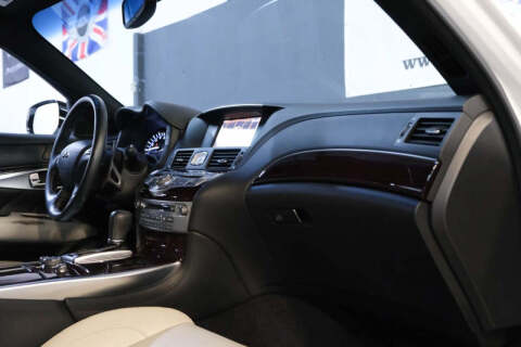 2015 Infiniti Q70 3.7