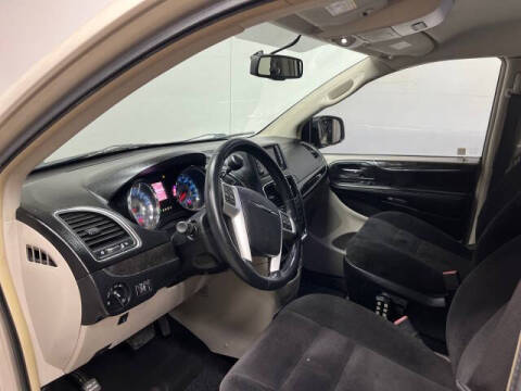 2014 Chrysler Town and Country Touring