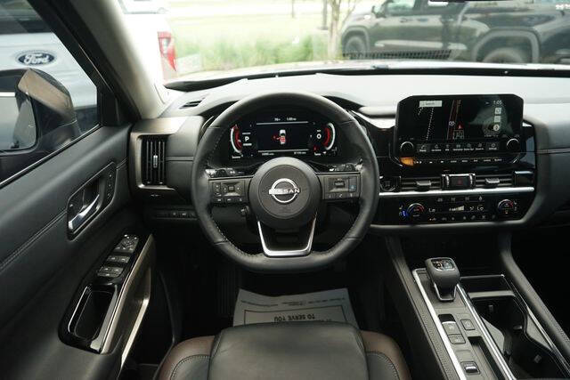 2025 Nissan Pathfinder Platinum