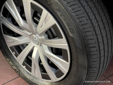 2019 Toyota Camry Hybrid LE