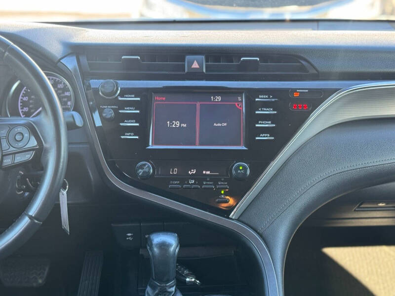 2018 Toyota Camry SE