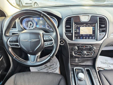 2018 Chrysler 300 Touring