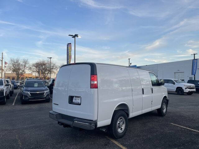 2025 Chevrolet Express 2500