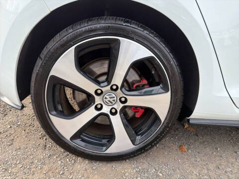 2017 Volkswagen Golf GTI SE