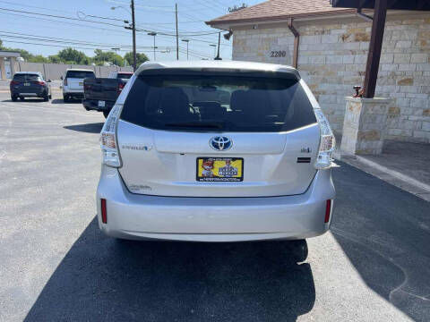 2013 Toyota Prius v Two
