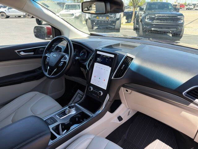 2022 Ford Edge Titanium