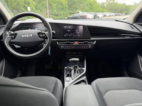 2024 Kia Niro LX