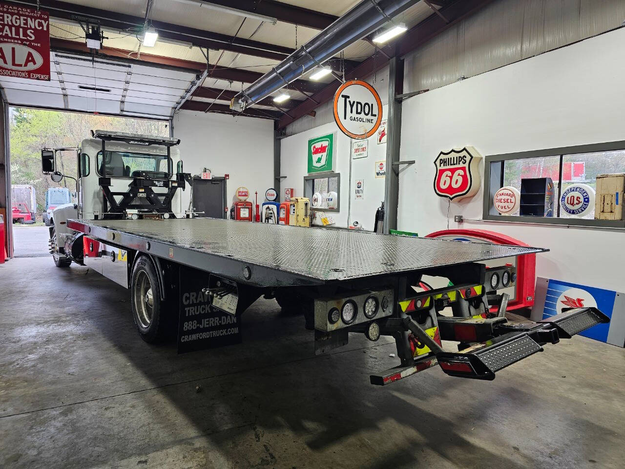 2020 Peterbilt 337 6