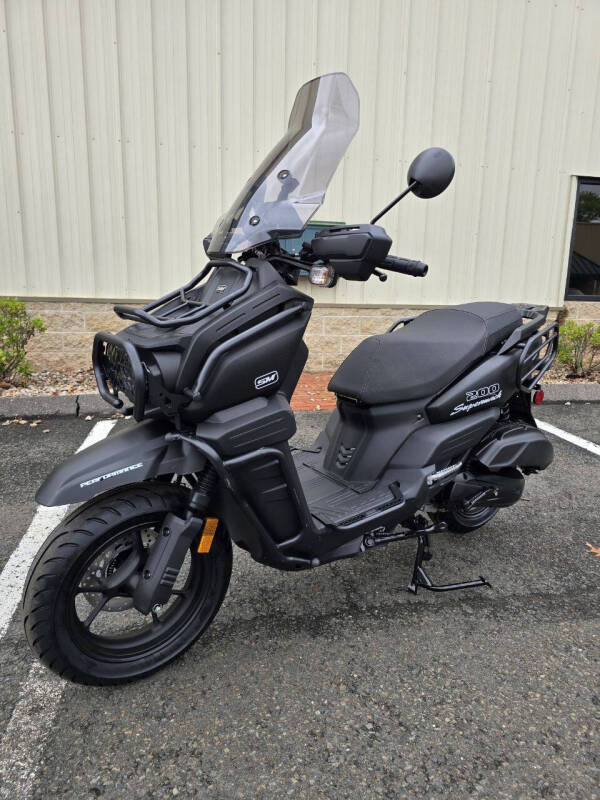 2027 Supermach Tank 200cc EFI w/Audio